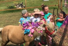 kids-and-little-horse