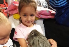kids-with-rabbit